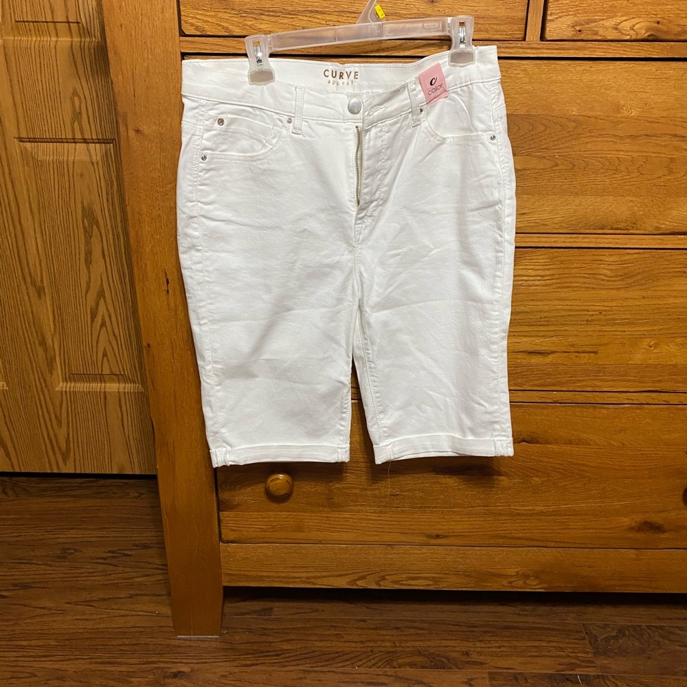 Womens curve appeal size 14 shorts